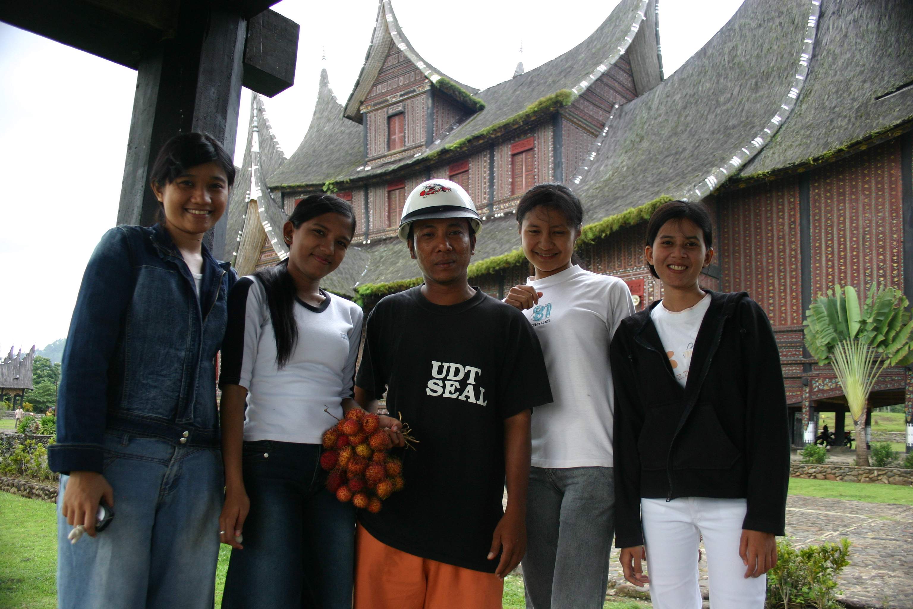 FUN WITH BALINESE YOUTH (Bilateral Workcamp)