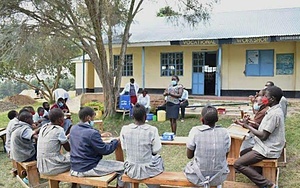 KVSO Kaimosi Special School Empowerment Programme International and Local Volunteers 