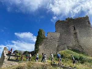 La forteresse médiévale de Montaigu le Blin 2 - The Fortress of Montaigu le Blin 2