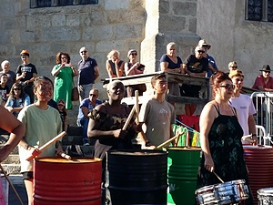 Solidarity, gardens and touring