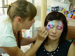 LIFE IN COLOR: face-painting in Siberia -1