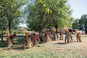 ESC: Group Volunteering at an organic community farm!