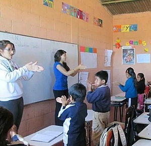 Volunteer education in Peru