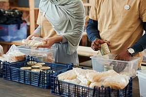 ESC: Social welfare and second-hand boutique
